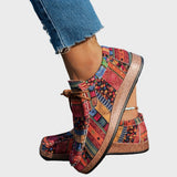 Barvite Boho Čevlje" can be rewritten as "Veseli Boho Čevlji" or "Barviti Boho Čevlji.